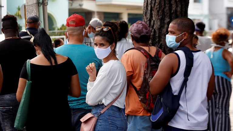 Aglomeración de personas en Cuba durante la pandemia del Covid-19.