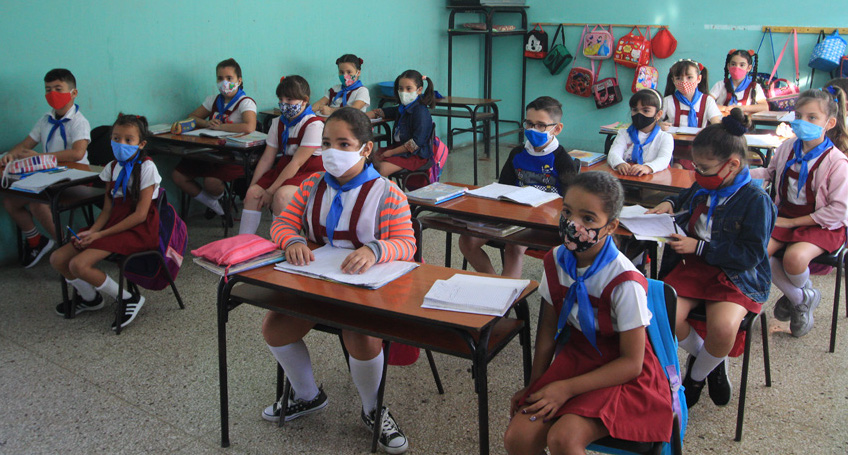 Niños en una escuela de Holguín en un momento anterior de la pandemia de Covid-19.