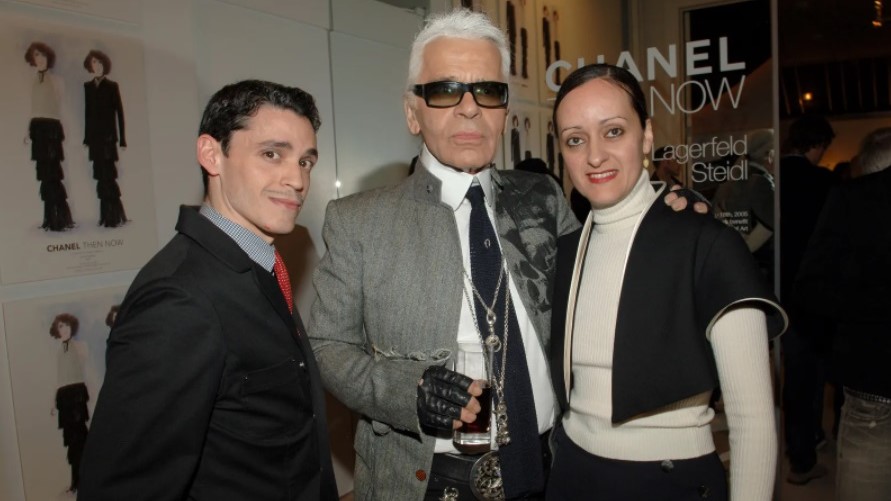 Isabel y Rubén Toledo con el diseñador alemán Karl Lagerfeld en 2005.