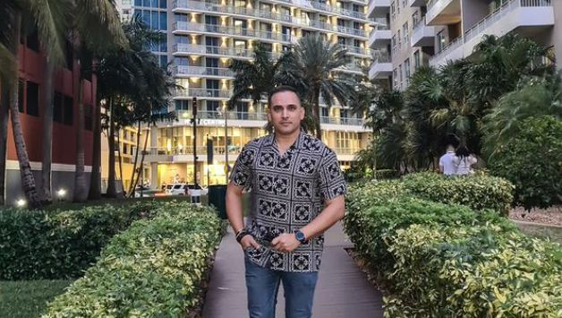Juan Gabriel Gordín en Miami.