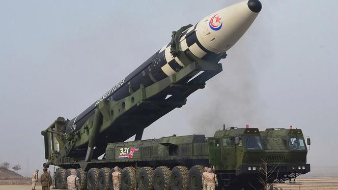 Despliegue de cohetes portadores de cargas nucleares en Corea del Norte.