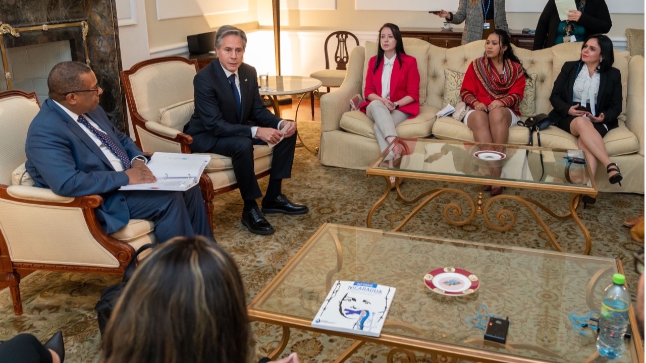 El secretario de Estado de EEUU con representantes de la sociedad civil cubana.
