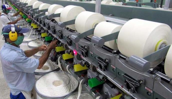Fábrica textil en Cuba.