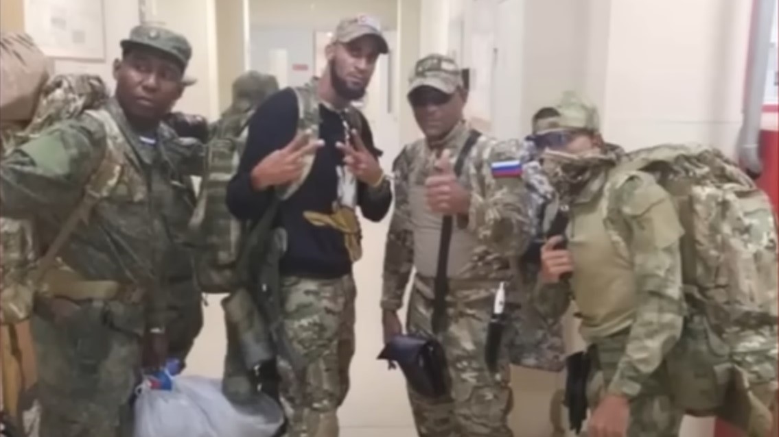 Cubanos reclutados por el Ejército ruso para pelear en Ucrania.