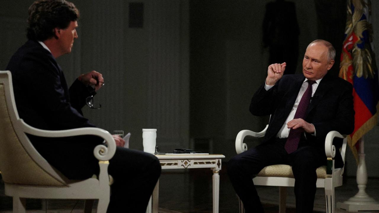 Vladimir Putin entrevistado por Tucker Carlson.