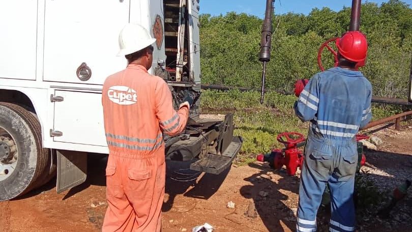 Trabajos de perforación petrolera en Cuba.