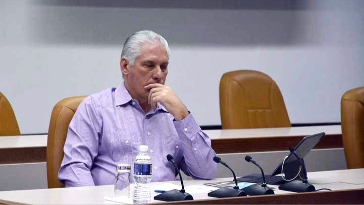 Miguel Díaz-Canel en la reunión del Ministerio de Finanzas y Precios.