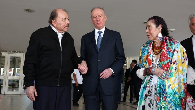 Daniel Ortega y Rosario Murillo junto al general ruso Nikolái Pátrushev.