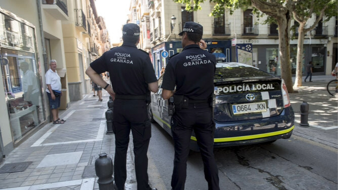 Agentes de la Policía de Granada.