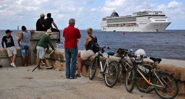 Crucero en la costa de La Habana.