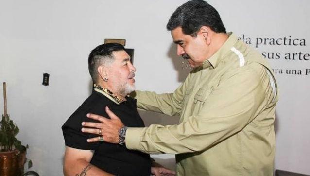 Diego Armando Maradona y Nicolás Maduro.