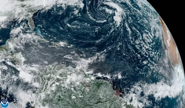 Mar Caribe y Océano Atlántico, zona de frecuente formación de huracanes.