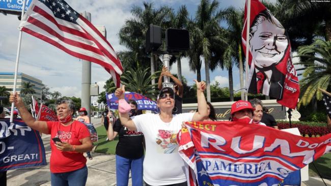 Cubanoamericanos en una manifestación en apoyo a Donald Trump.