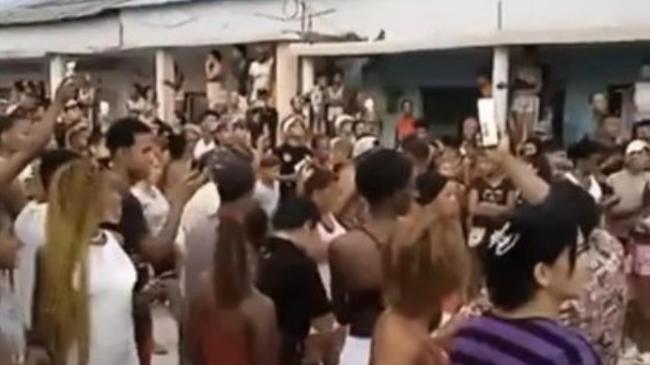 Cubanos protestan en Caimanera, Guantánamo.