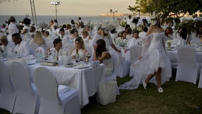 'Le dîner en blanc' en el Hotel Nacional de Cuba en 2019.