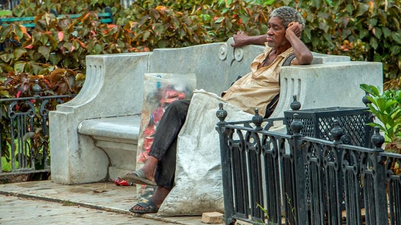 Un cubano viviendo en la calle.